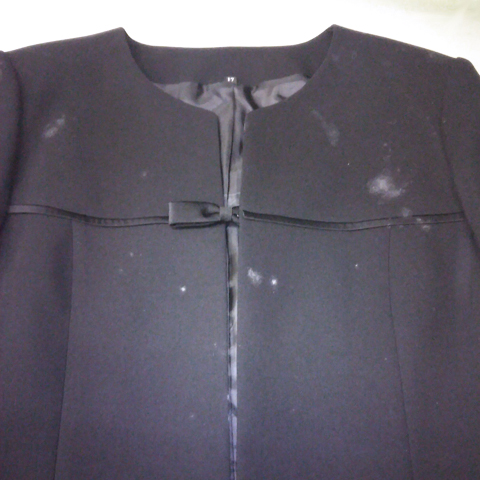 礼服に付着したカビ